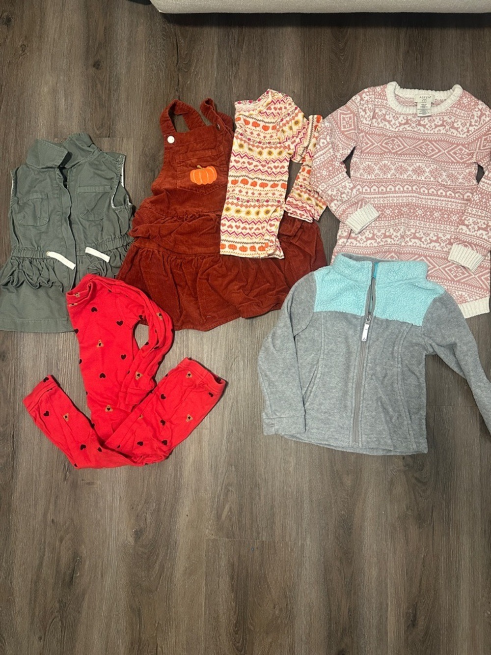 Girls Outfit Bundle size 4
